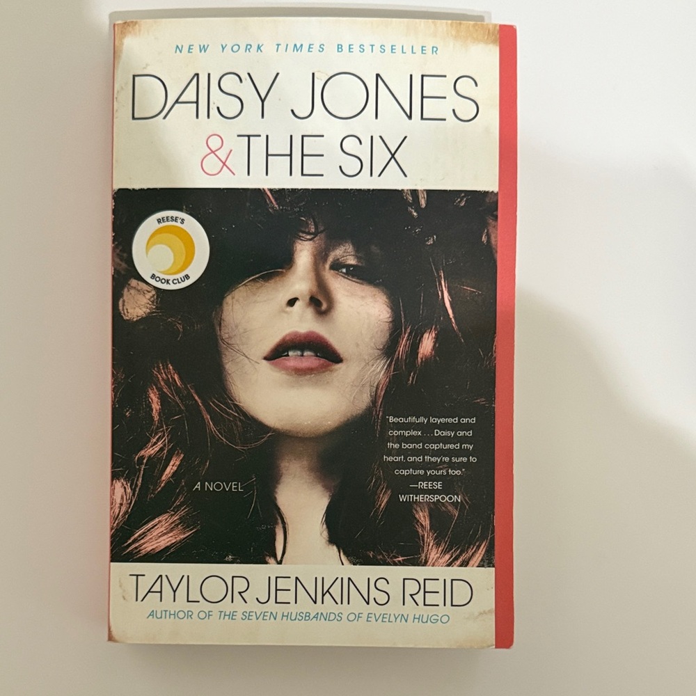 Daisy Jones & The Six by - White Cover